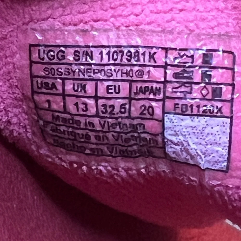 Ugg Beach Slippers Girls Size 1 Red And White‎ Logo Print